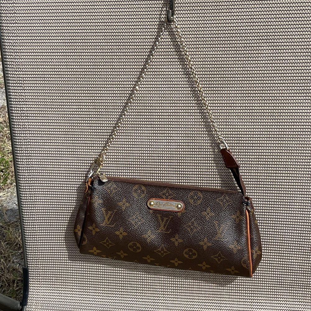 Louis Vuitton Eva clutch LV monogram bag - Picture 3 of 16